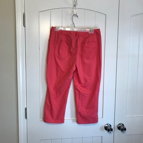 Zac & Rachel Zip Front Capris - Picture 5 of 10